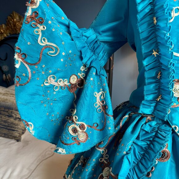 Marie Antoinette Rococo 18th Century French Court Dress Halloween Costume - Picture 8 of 16